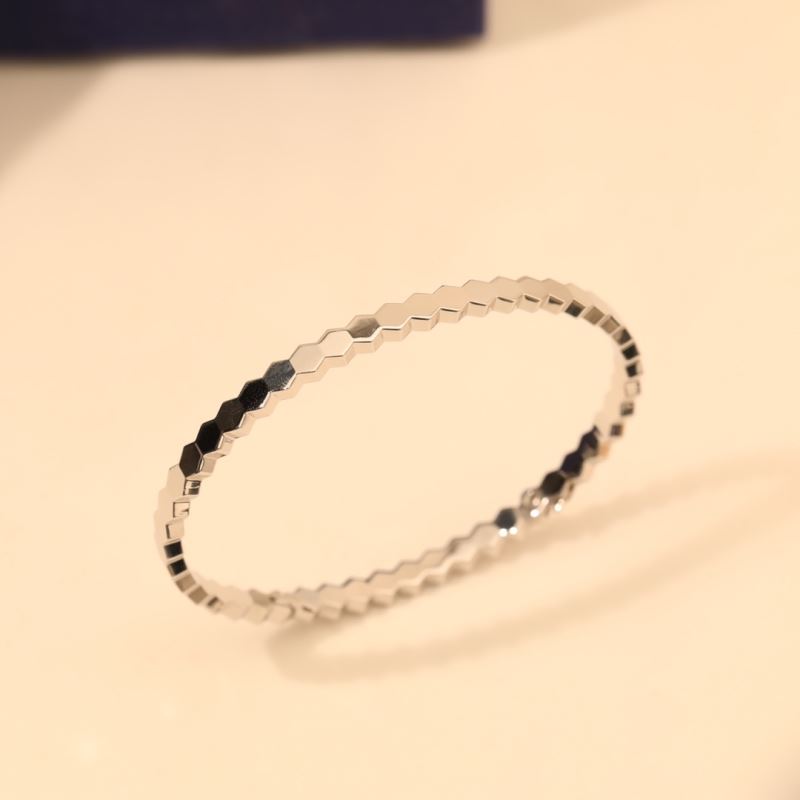 CHAUMET